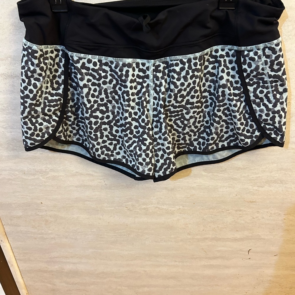 lululemon Speed Shorts Super Cheetah Print Blue Black